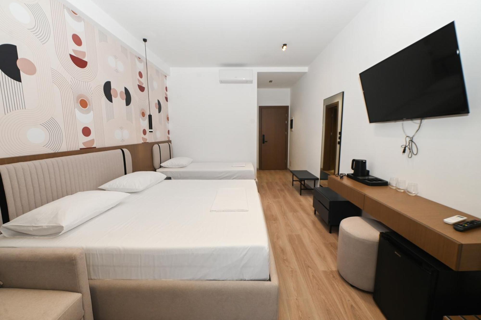 Monun Hotel Ksamil Exterior photo