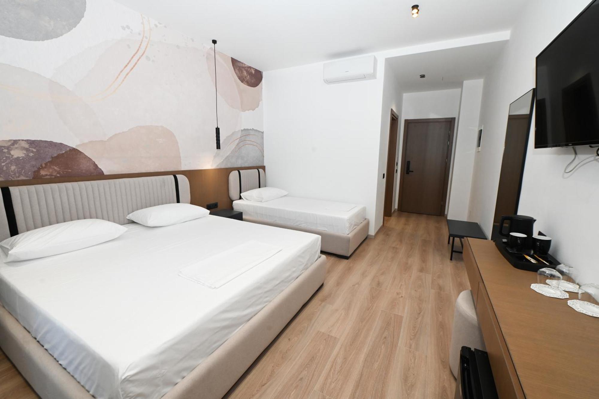 Monun Hotel Ksamil Exterior photo